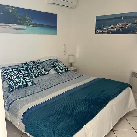Vue Epoustouflante Sur & La 2 Pieces, Piscine Confort 4 Etoiles, Tres Calme, Terrasse Spacieuse Sans Vis A Vis, Parking Prive Standing Apartment