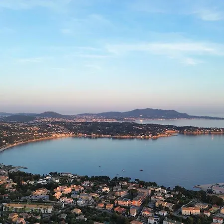 Vue Epoustouflante Sur & La 2 Pieces, Piscine Confort 4 Etoiles, Tres Calme, Terrasse Spacieuse Sans Vis A Vis, Parking Prive Standing Apartment Bandol