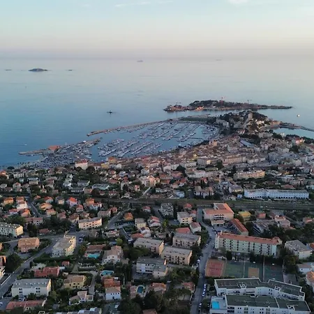 Vue Epoustouflante Sur & La 2 Pieces, Piscine Confort 4 Etoiles, Tres Calme, Terrasse Spacieuse Sans Vis A Vis, Parking Prive Standing Apartment Bandol