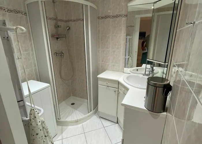 Vue Epoustouflante Sur & La 2 Pieces, Piscine Confort 4 Etoiles, Tres Calme, Terrasse Spacieuse Sans Vis A Vis, Parking Prive Standing Apartament