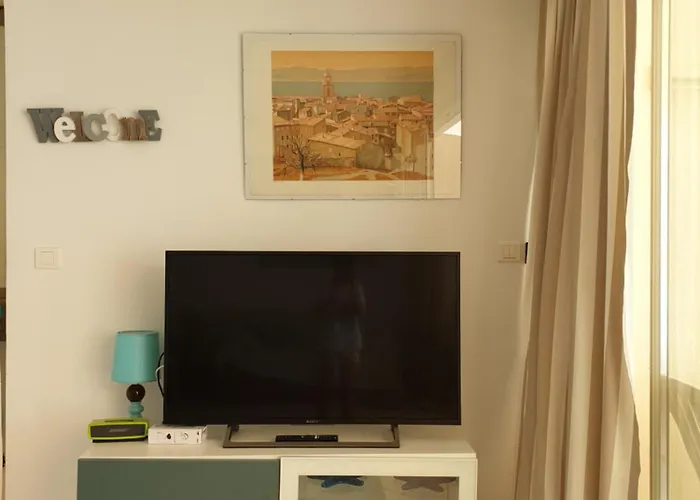 Vue Epoustouflante Sur & La 2 Pieces, Piscine Confort 4 Etoiles, Tres Calme, Terrasse Spacieuse Sans Vis A Vis, Parking Prive Standing *