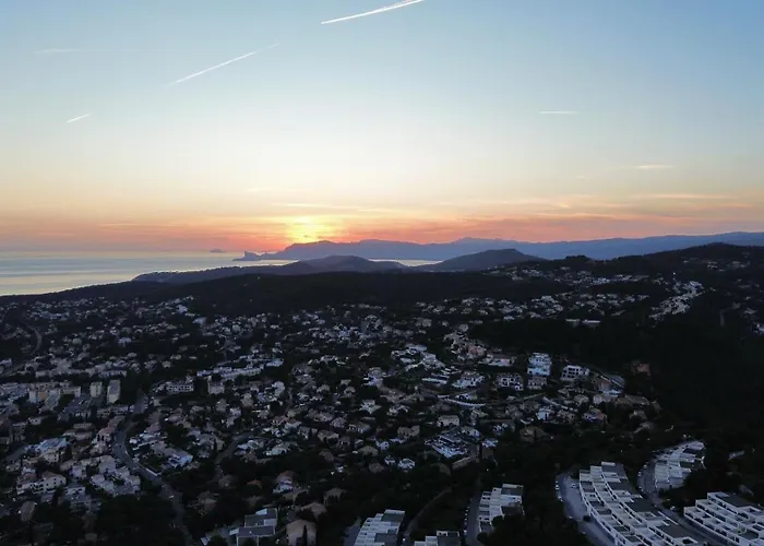 Vue Epoustouflante Sur & La 2 Pieces, Piscine Confort 4 Etoiles, Tres Calme, Terrasse Spacieuse Sans Vis A Vis, Parking Prive Standing