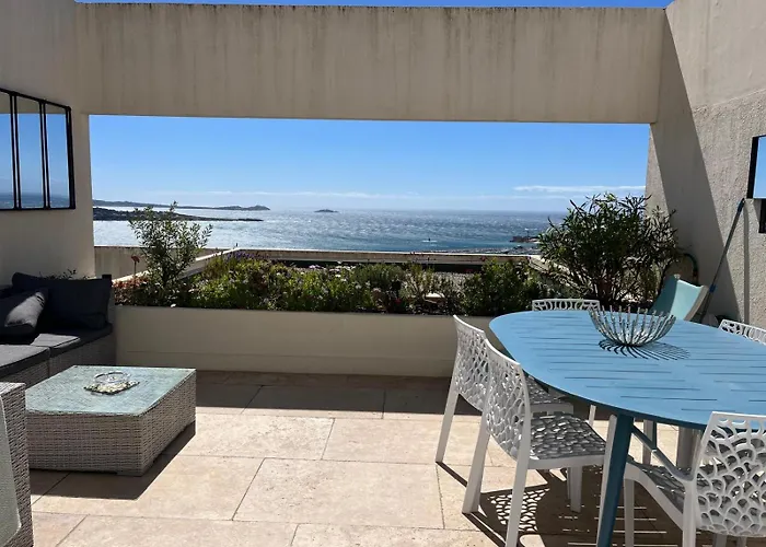 Vue Epoustouflante Sur & La 2 Pieces, Piscine Confort 4 Etoiles, Tres Calme, Terrasse Spacieuse Sans Vis A Vis, Parking Prive Standing Bandol